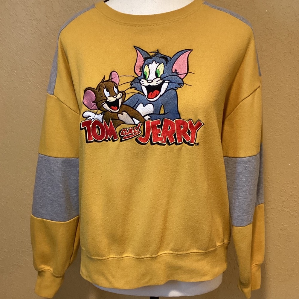 Vintage Tom and Jerry Crewneck Sweatshirt, Yellow and Gray, Embroidered, SZ Med.